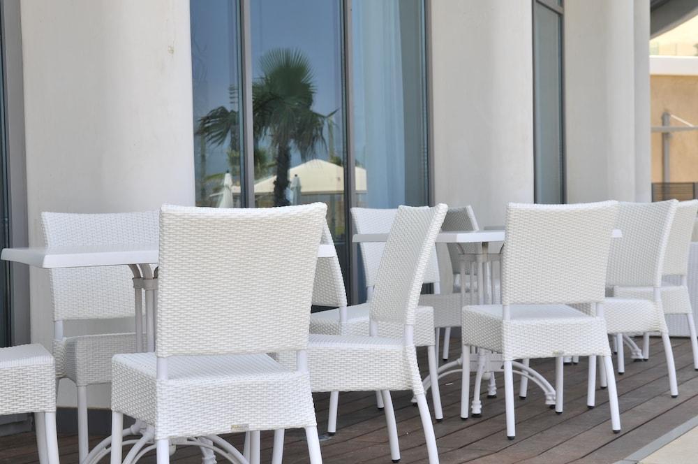 Play Hatzuk Beach Tel Aviv Eksteriør billede