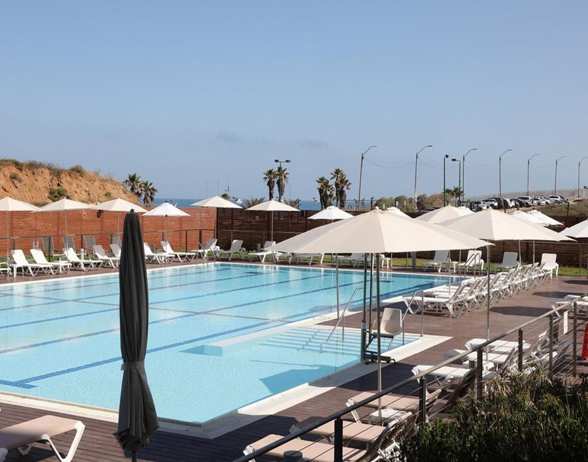 Play Hatzuk Beach Tel Aviv Eksteriør billede