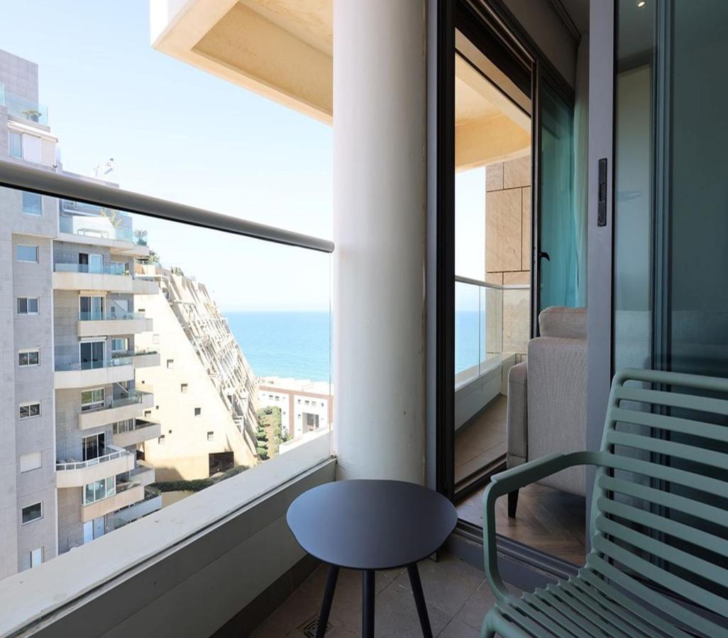 Play Hatzuk Beach Tel Aviv Eksteriør billede